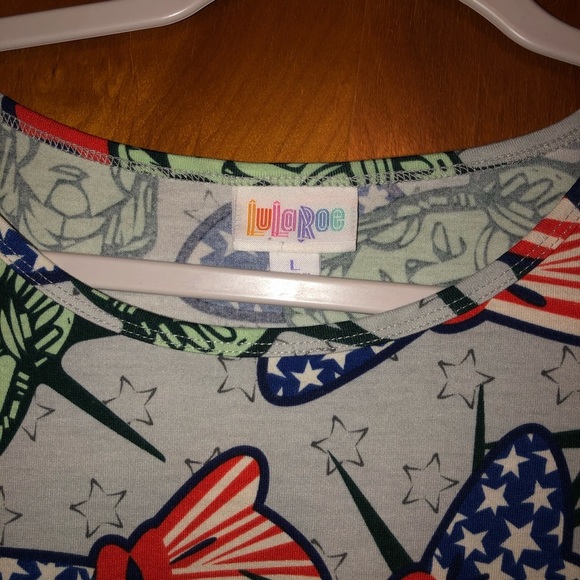 Lularoe Americana Statue of Liberty Irma top large - Picture 3 of 4